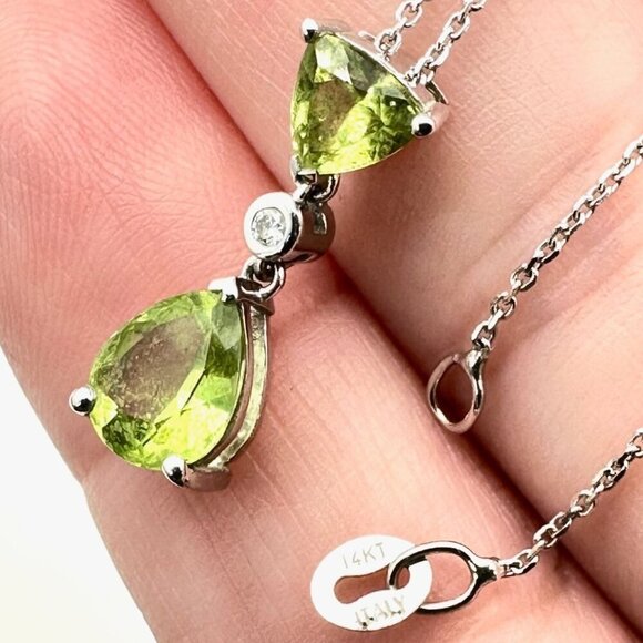 Womens Necklace 14K Yellow Gold Green Peridot Diamond Pendant - Picture 4 of 4